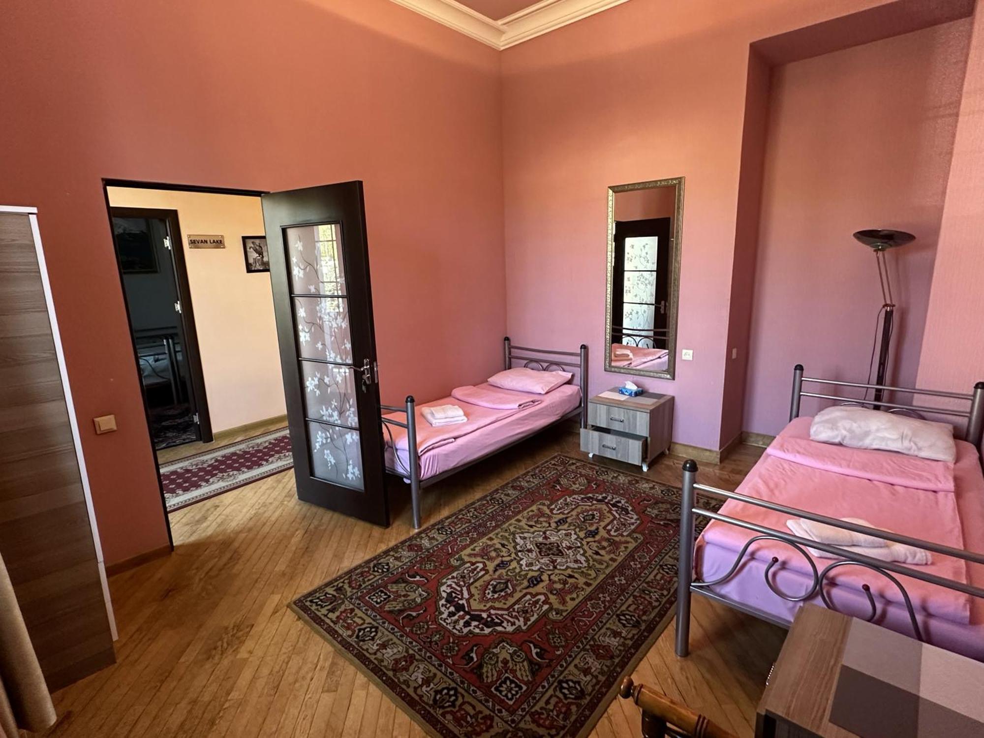 Bridge House Yerevan Armenia 外观 照片